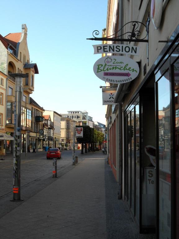 Pension Zum Blumchen Schwerin  Dış mekan fotoğraf