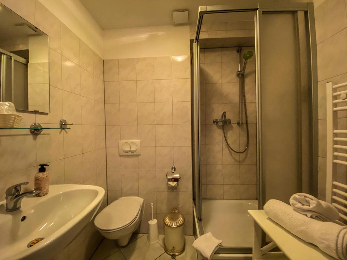 Pension Zum Blumchen Schwerin  Dış mekan fotoğraf
